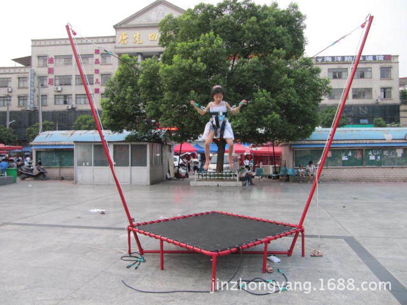 儿童蹦极跳床